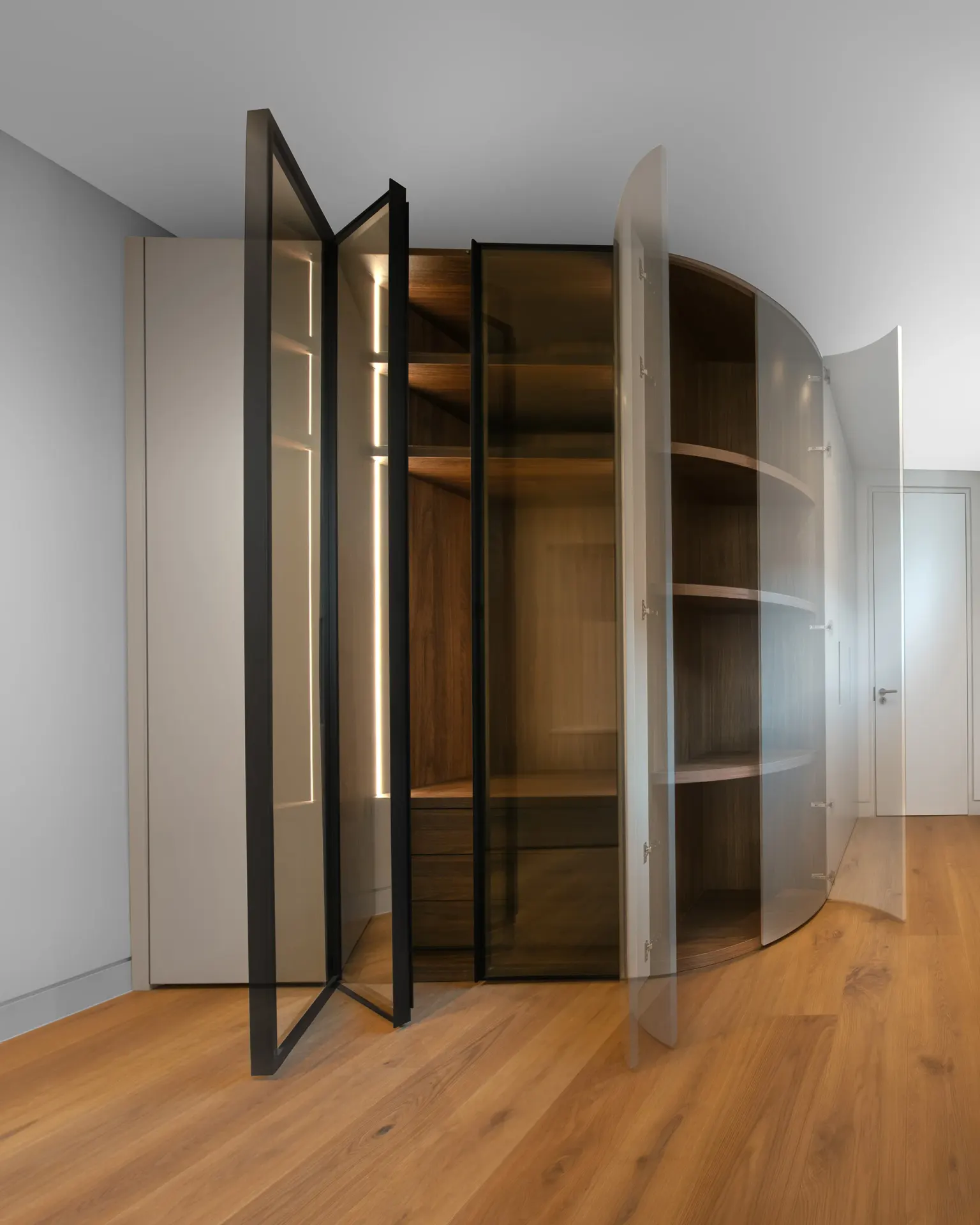 Joinery: photograph 1