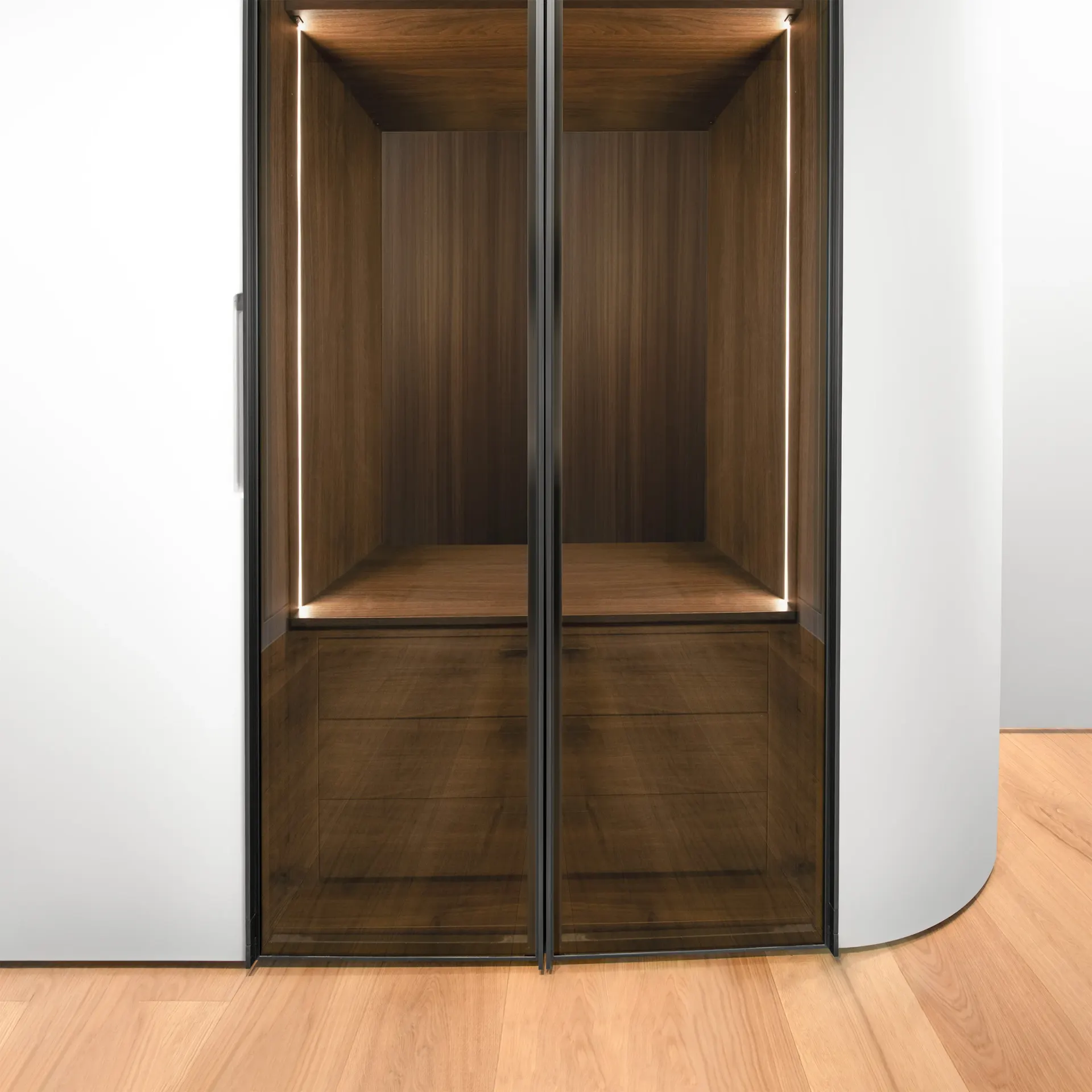 Joinery: photograph 6