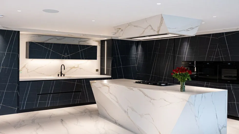 Porcelain island and kitchen at Amersham Road, Gerrards Cross.