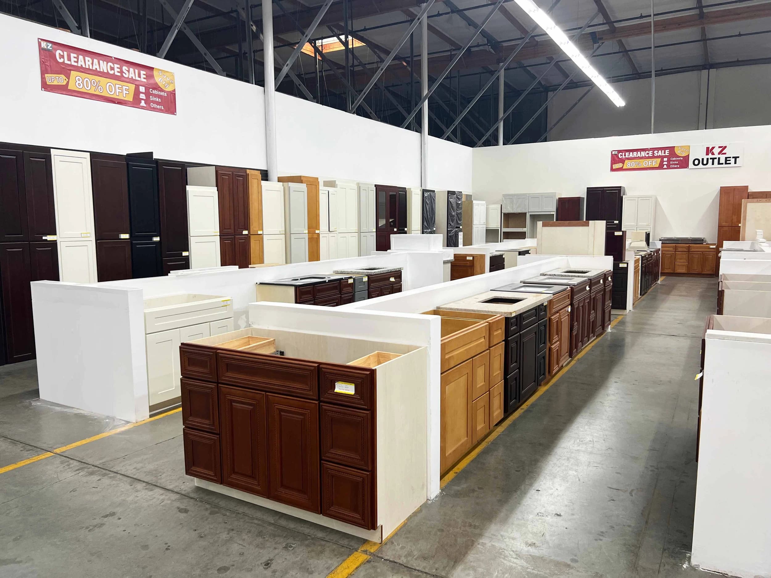 Rows of cabinet door displays in a kitchen showroom