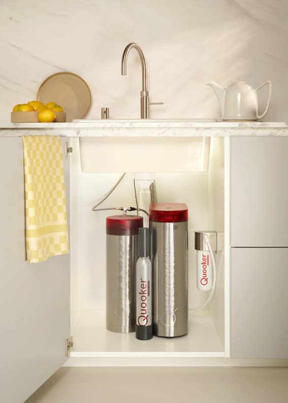 Under-sink installation with a tap tank and CUBE unit