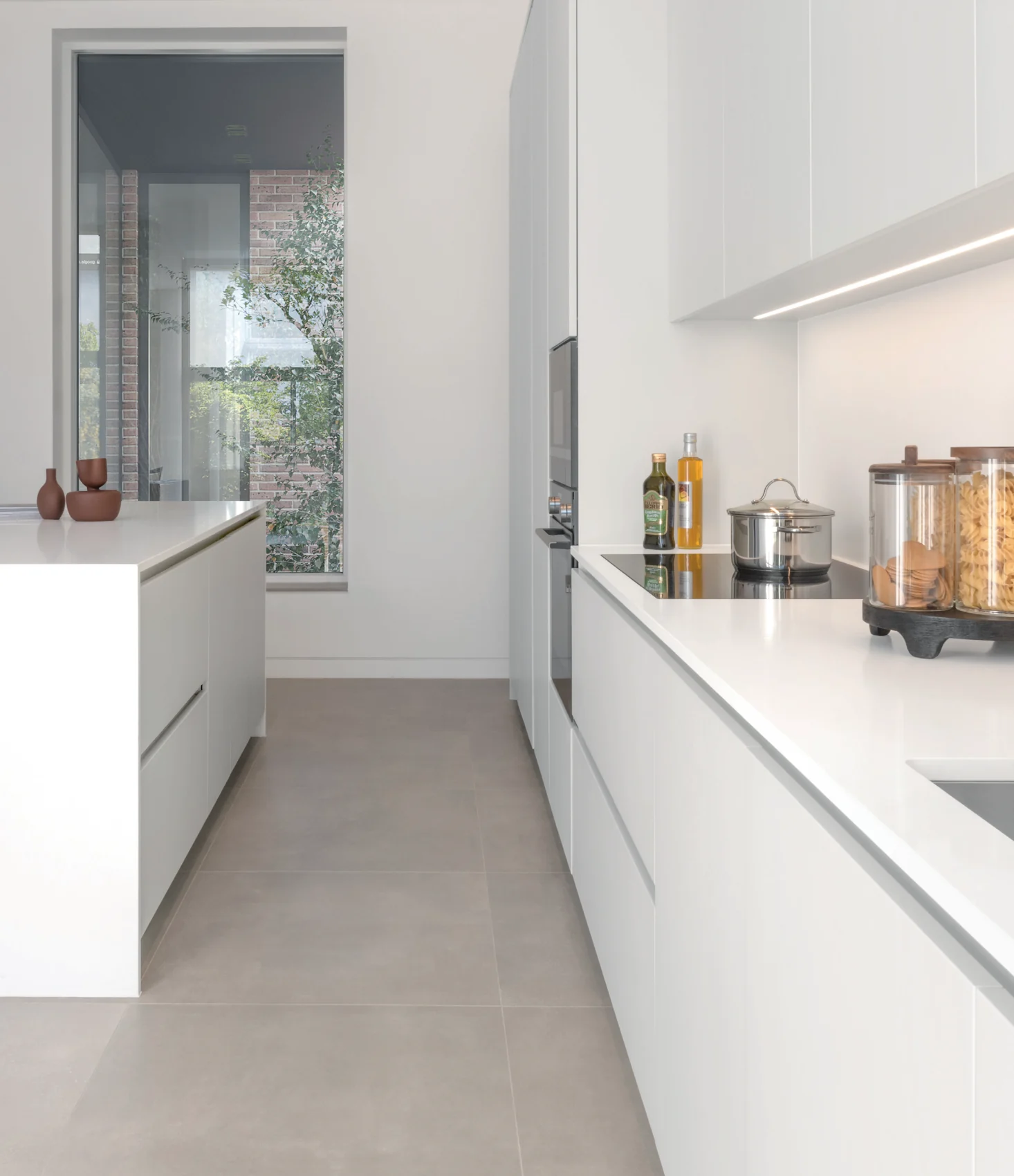 Akehurst: bespoke interior, materials and joinery , catalogue page 28, image 1